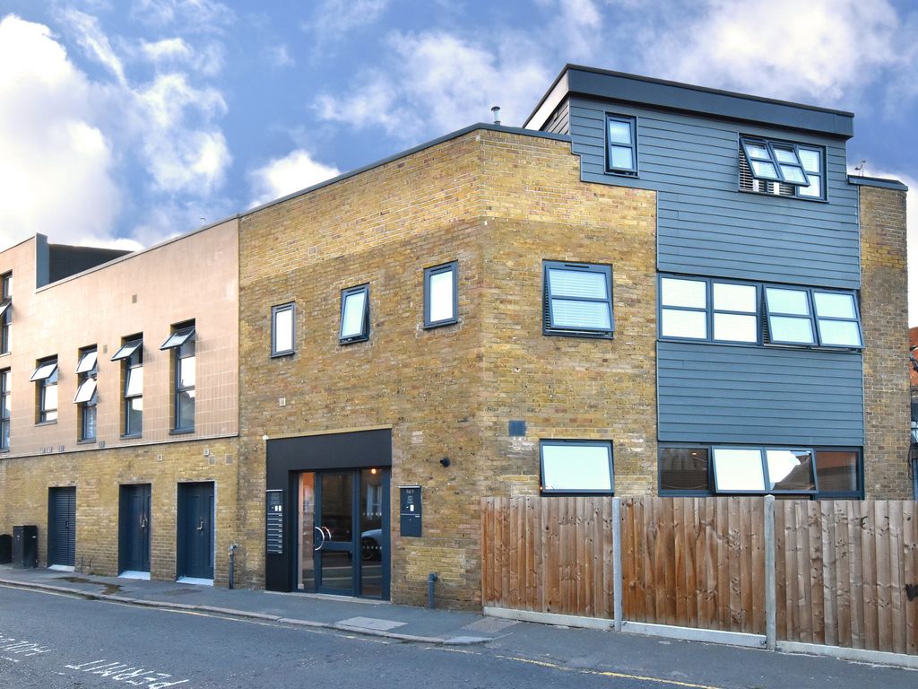 1 bed flat to rent in South Street Studios, 1 South Street, Bromley, Kent BR1, £1,600 pcm