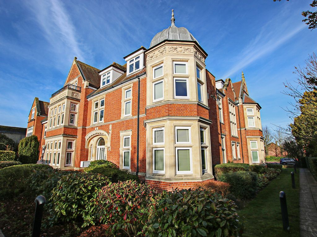 2 bed flat to rent in Falmouth Avenue, Newmarket CB8, £1,450 pcm