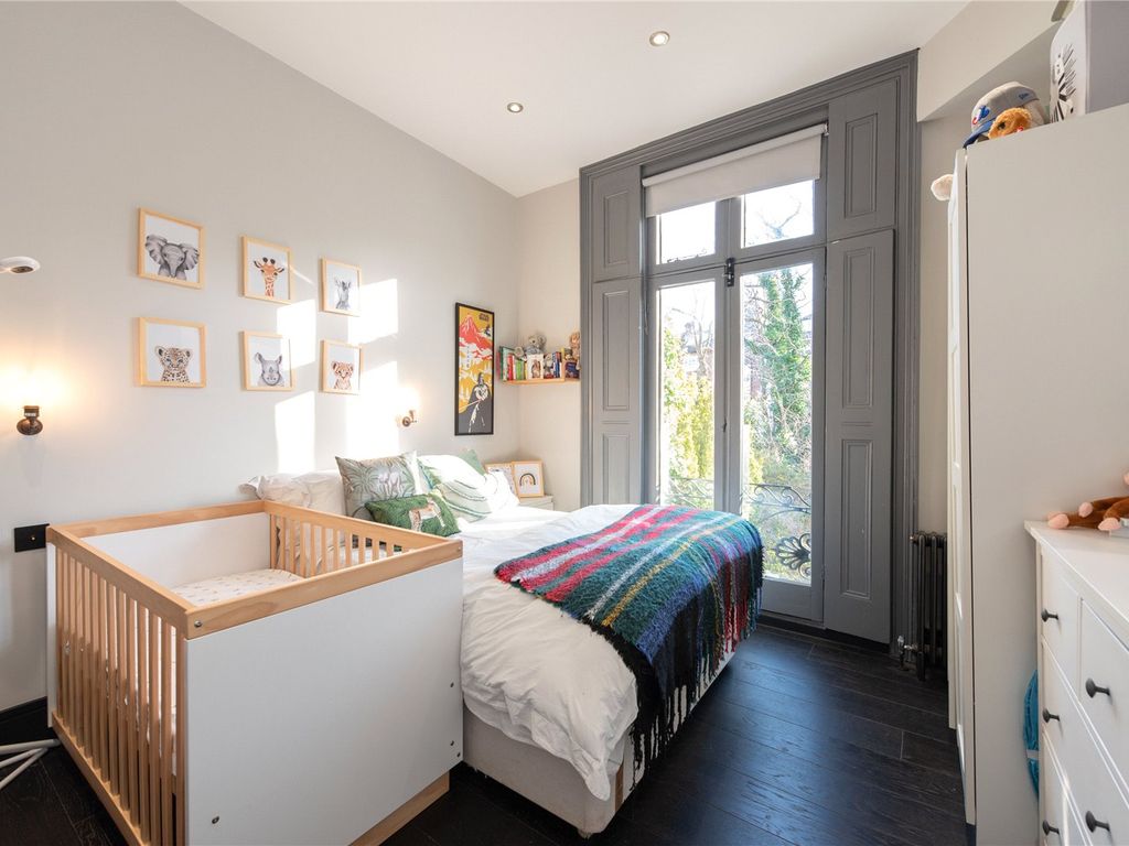 2 bed flat for sale in Buckland Crescent, London NW3, £1,395,000