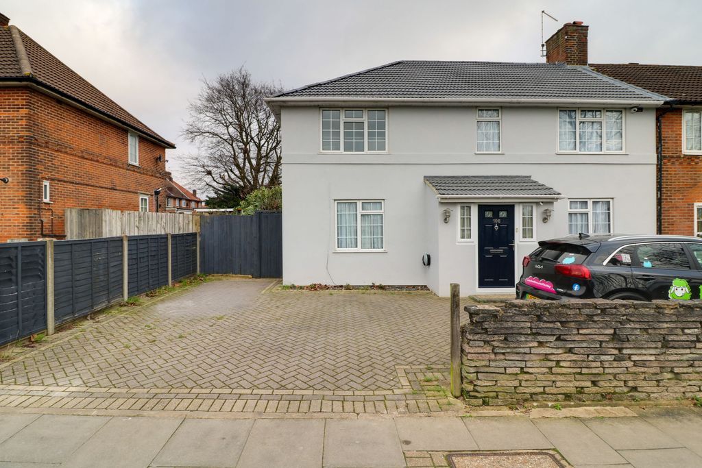 4 bed semi-detached house to rent in Cressingham Road, Burnt Oak, Edgware HA8, £2,800 pcm