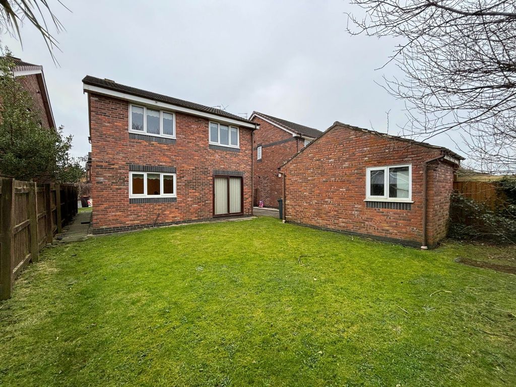 4 bed detached house for sale in Beaumont Gardens, Carleton FY6, £275,000