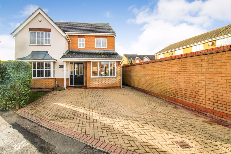 4 bed detached house for sale in Berwick Way, Sandy SG19, £450,000