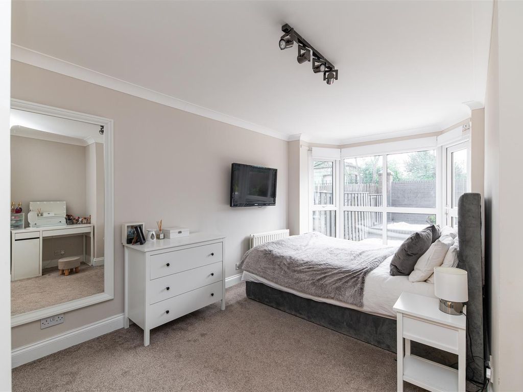 2 bed flat for sale in Brandling Court, Akenside Terrace, Jesmond NE2, £210,000
