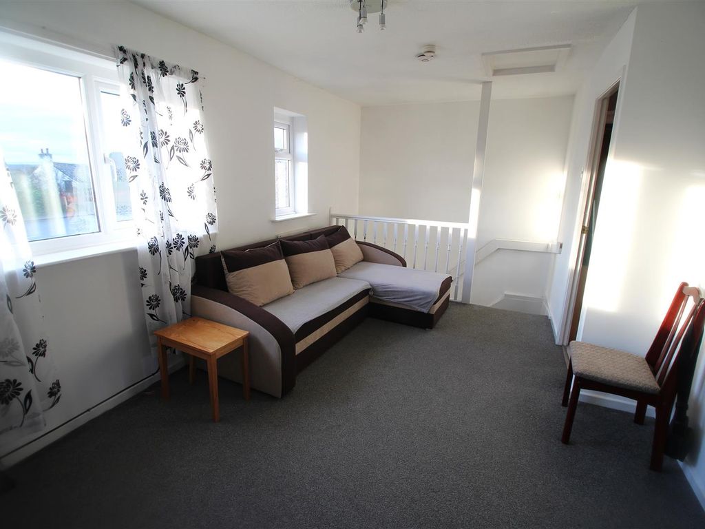 1 bed flat for sale in Sangster Way, Bradford BD5, £60,000