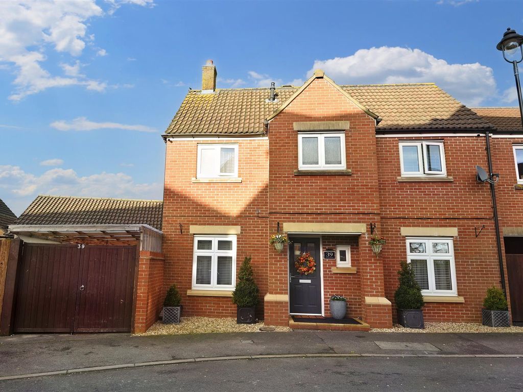3 bed semi-detached house for sale in Chaffinch Chase, Gillingham SP8, £300,000