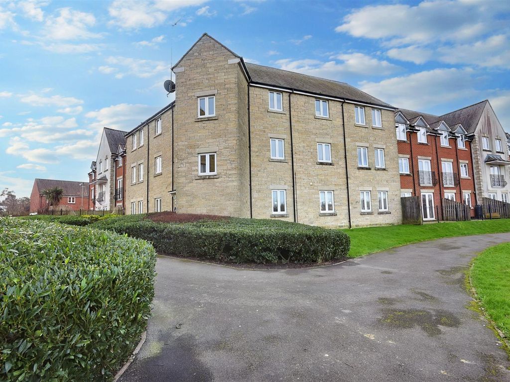 2 bed flat for sale in Oake Woods, Gillingham SP8, £148,000