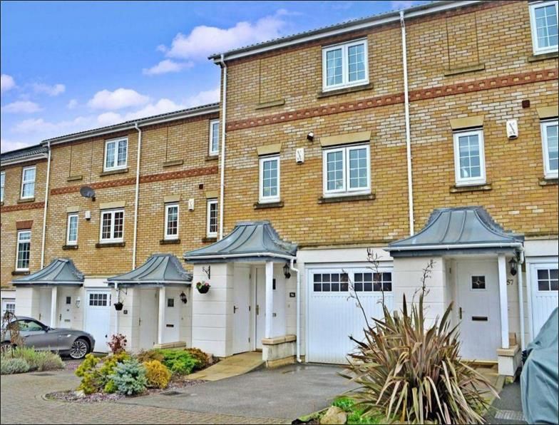 3 bed town house to rent in Porthallow Close, Farnborough, Orpington BR6, £2,000 pcm