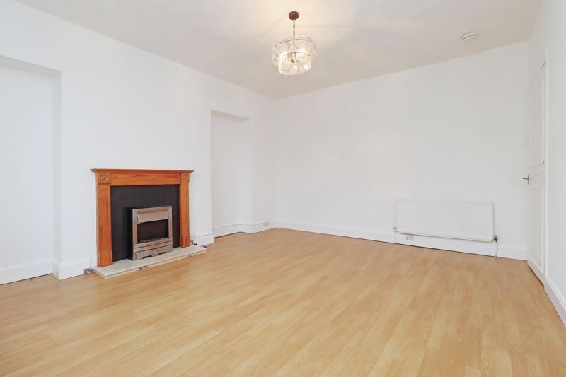 2 bed flat for sale in Stuart Terrace, Bathgate EH48, £130,000