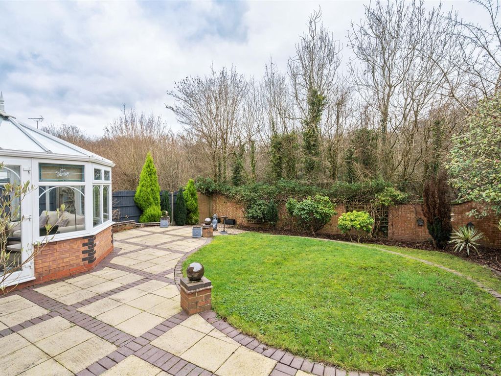 4 bed detached house for sale in Elmdon Coppice, Solihull B92, £585,000