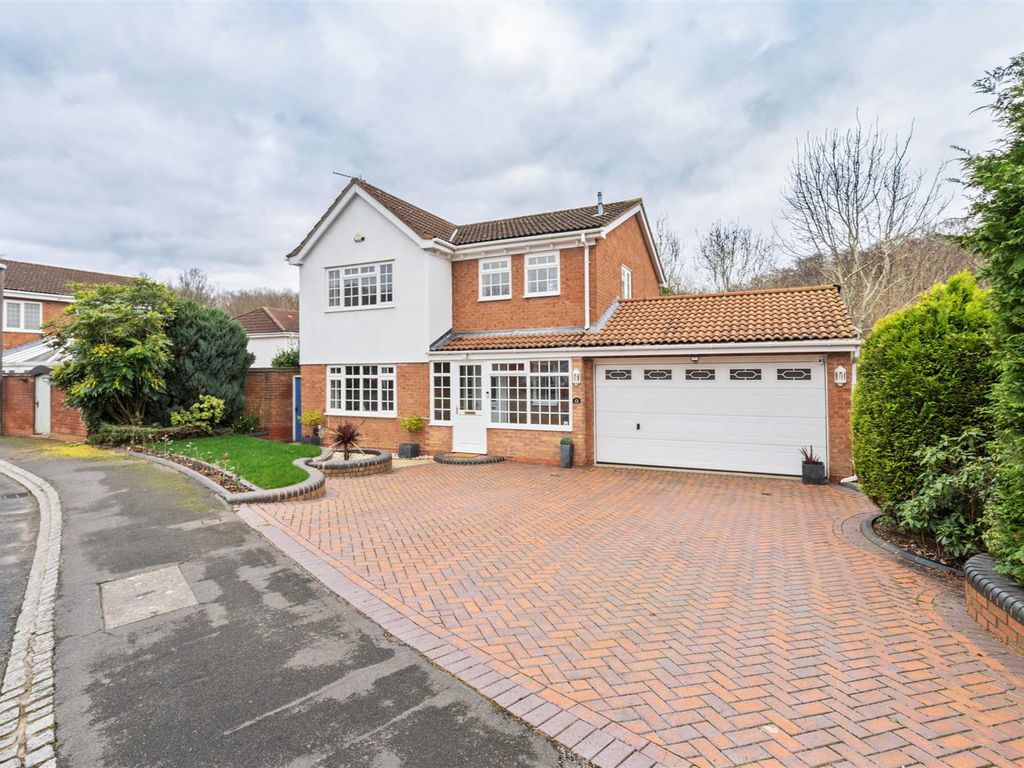 4 bed detached house for sale in Elmdon Coppice, Solihull B92, £585,000