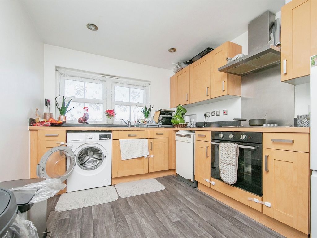 3 bed maisonette for sale in Rouse Way, Colchester CO1, £220,000
