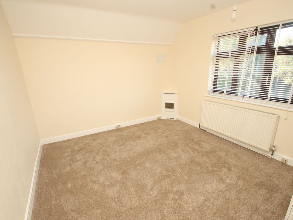 3 bed detached house to rent in Forest Way, Orpington BR5, £2,350 pcm
