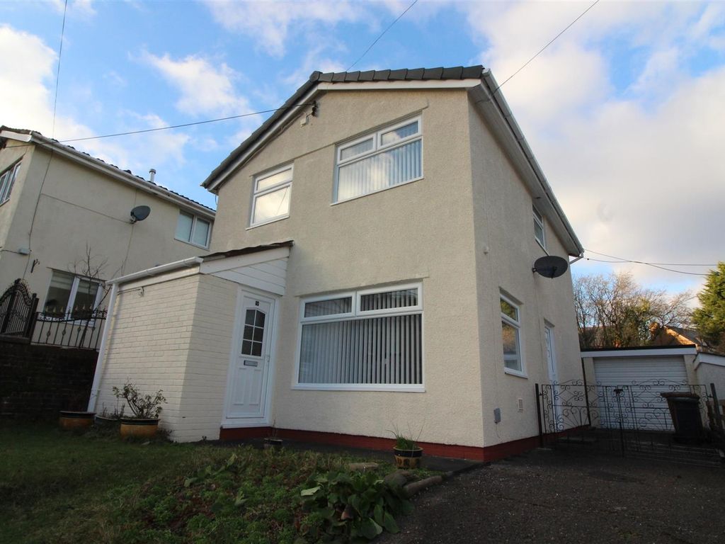 3 bed detached house for sale in Heolddu Road, Pontllanfraith, Blackwood NP12, £275,000