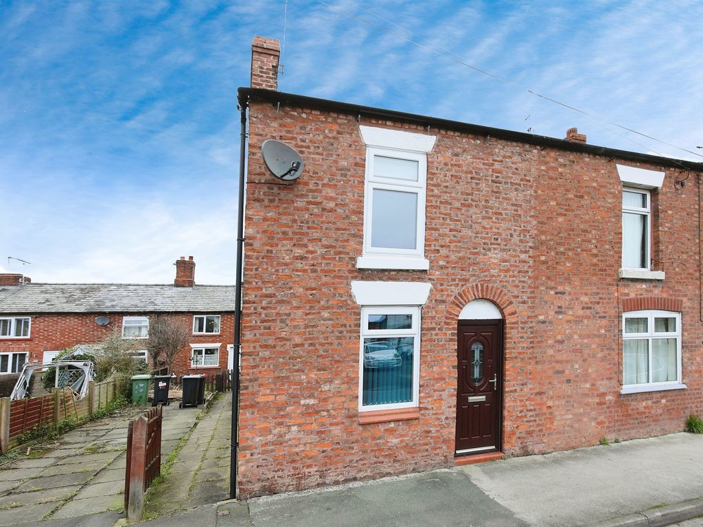 2 bed end terrace house for sale in Station Road, Winsford CW7, £100,000
