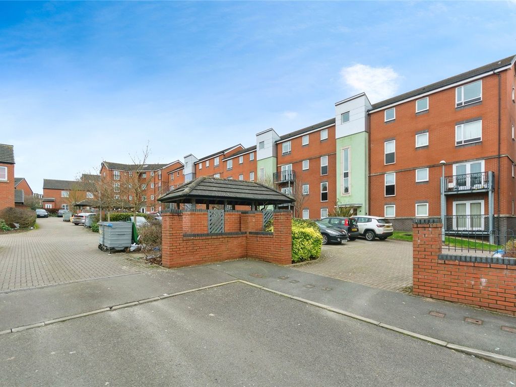 2 bed flat for sale in Smethwick, West Midlands B66, £120,000