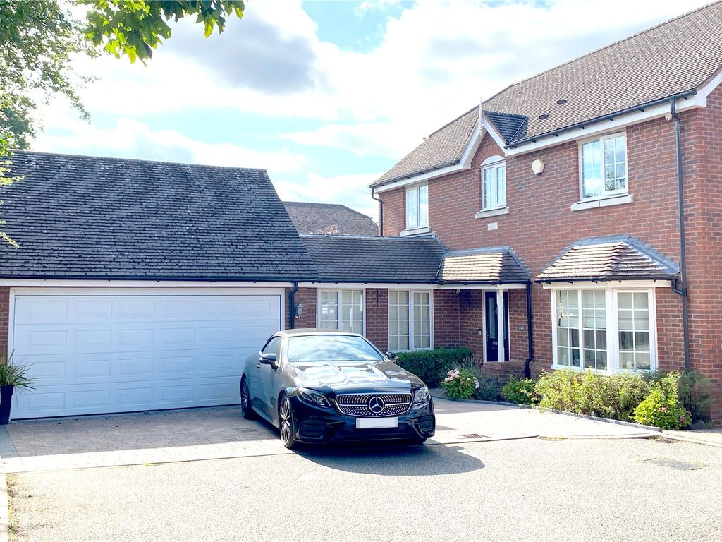 4 bed detached house to rent in Kenilworth Road, Balsall Common, Coventry CV7, £2,500 pcm