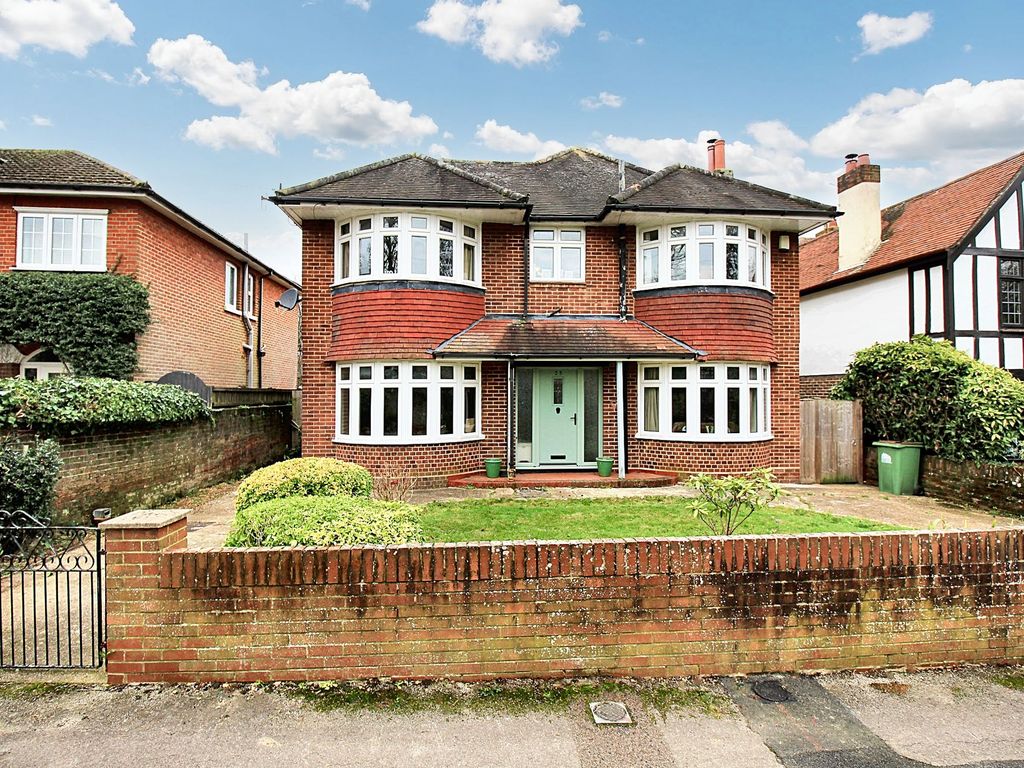 4 bed detached house for sale in Oak Road, Woolston SO19, £625,000