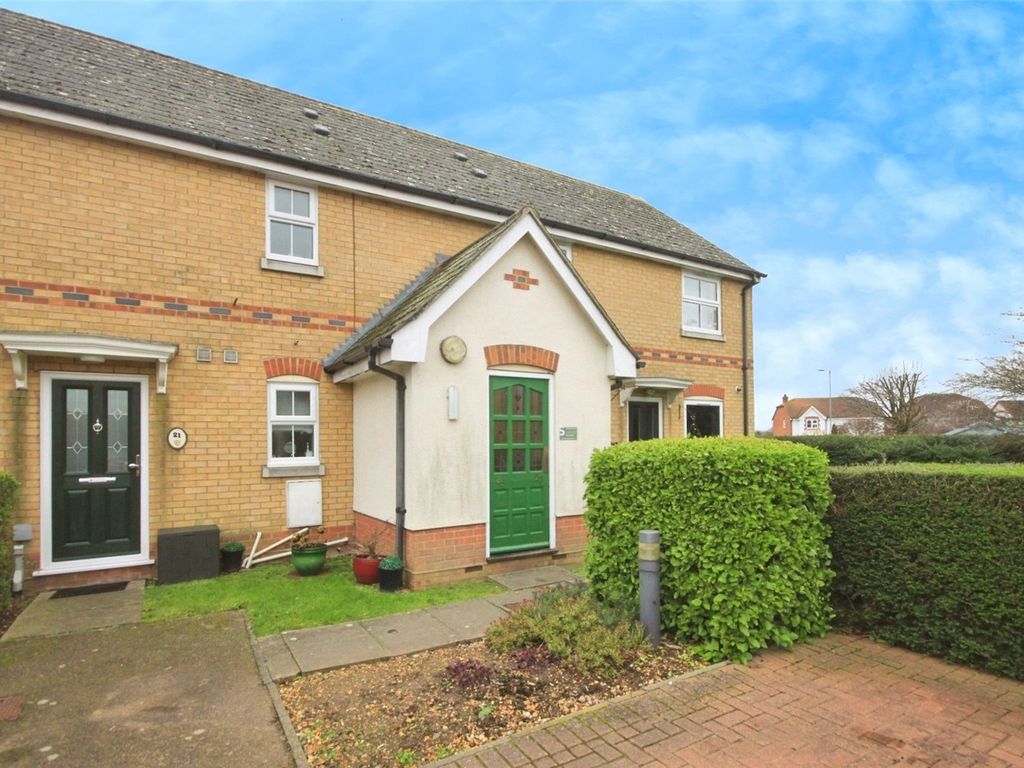 1 bed flat for sale in Grant Close, Wickford, Essex SS12, £200,000