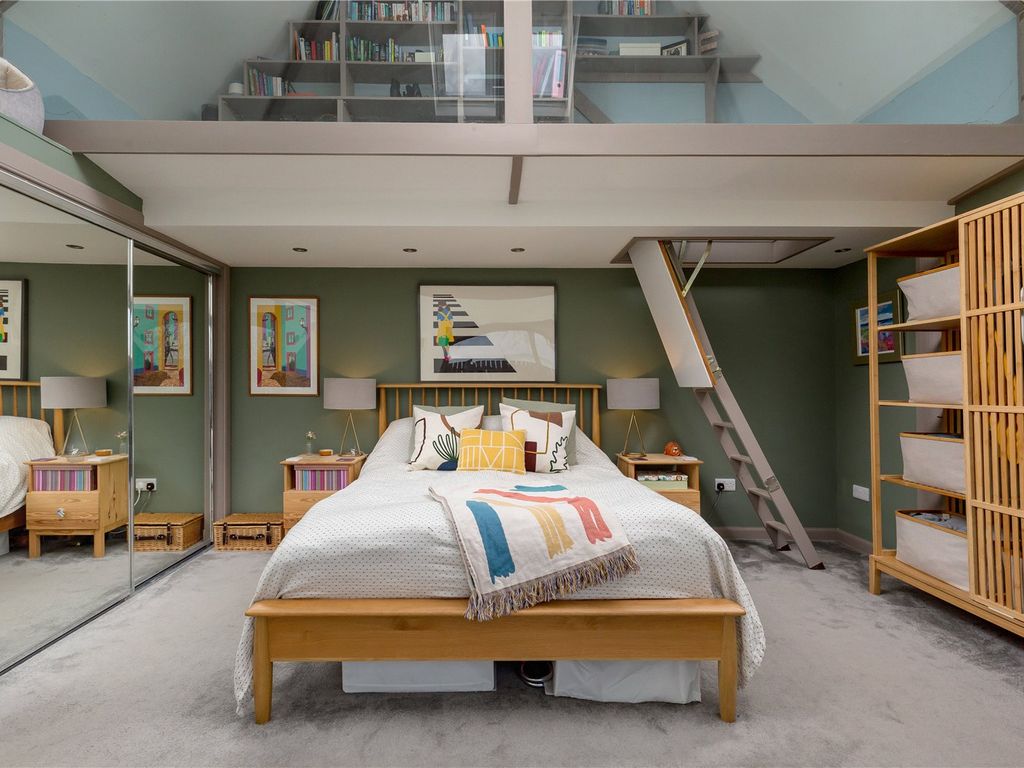 2 bed flat for sale in Liberton Brae, Liberton, Edinburgh EH16, £395,000