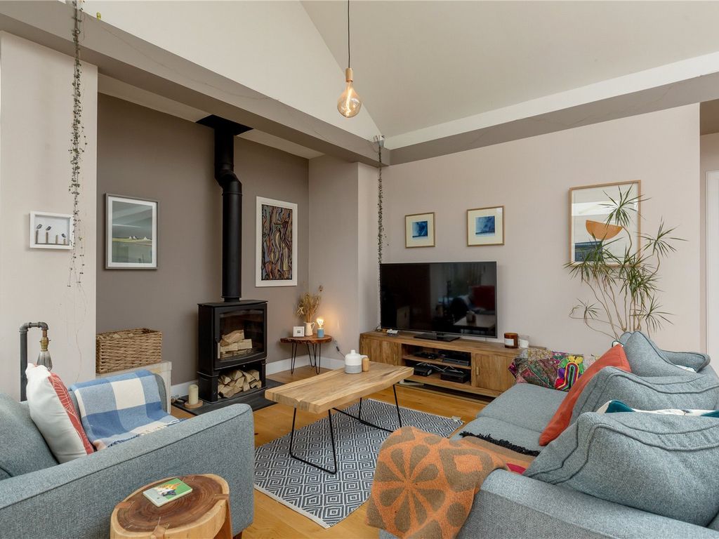 2 bed flat for sale in Liberton Brae, Liberton, Edinburgh EH16, £395,000