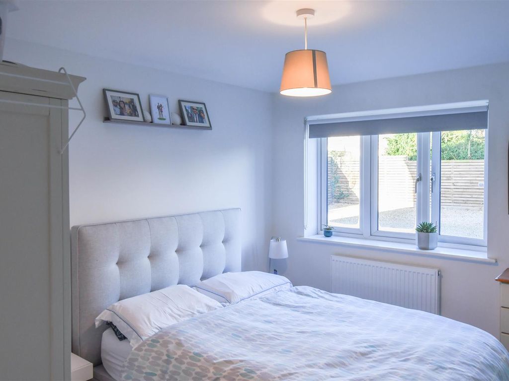 2 bed flat for sale in Bell Road, Bottisham, Cambridge CB25, £260,000