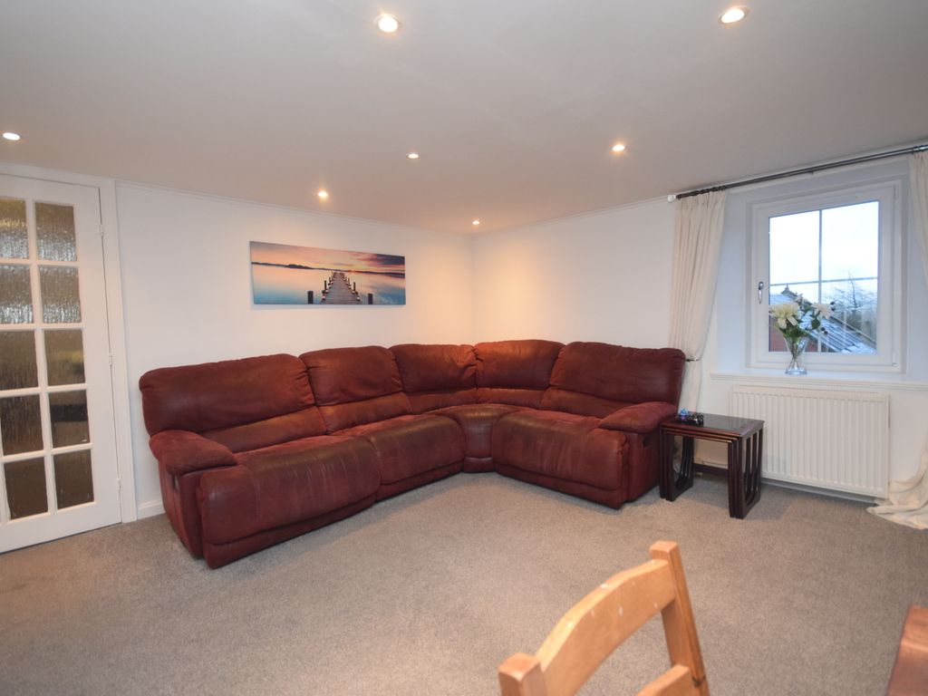 3 bed flat for sale in Lairdsland, High Street, Errol PH2, £120,000