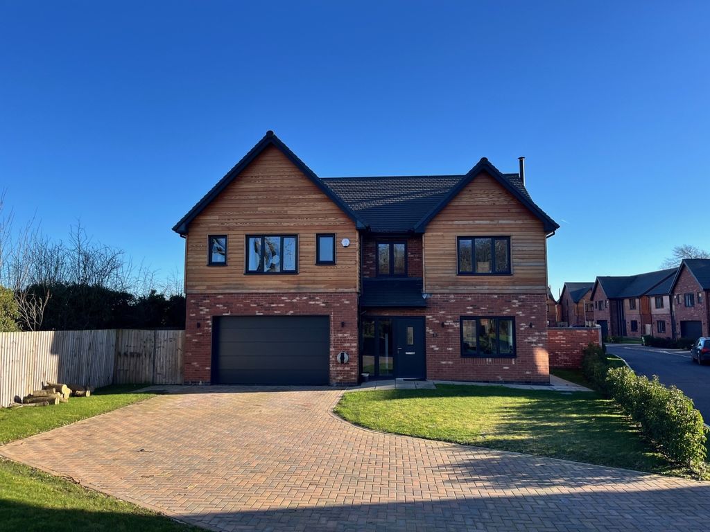 4 bed detached house to rent in Waterway Close, Nantwich, Cheshire CW5, £2,250 pcm