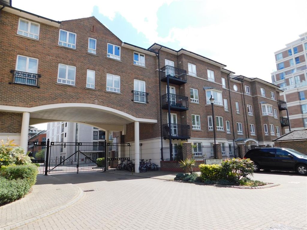 2 bed flat for sale in May Bate Avenue, Kingston Upon Thames KT2, £650,000