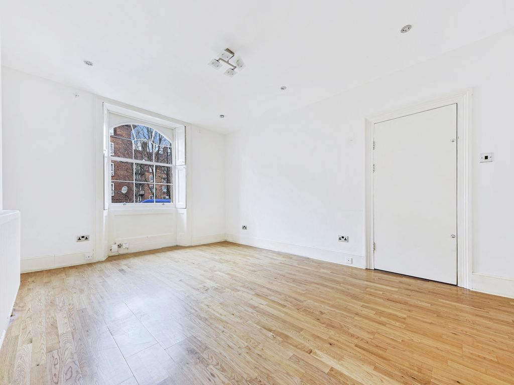 Studio to rent in Barnsbury Road, Barnsbury N1, £1,850 pcm