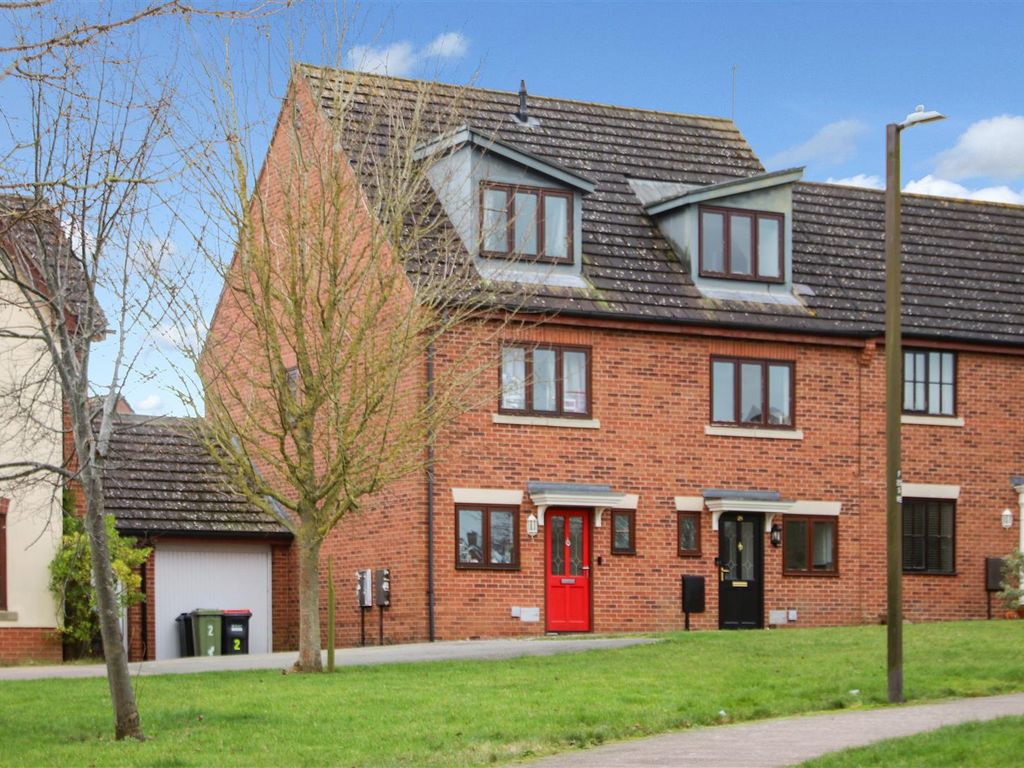 3 bed terraced house for sale in Miserden Crescent, Westcroft, Milton Keynes MK4, £365,000