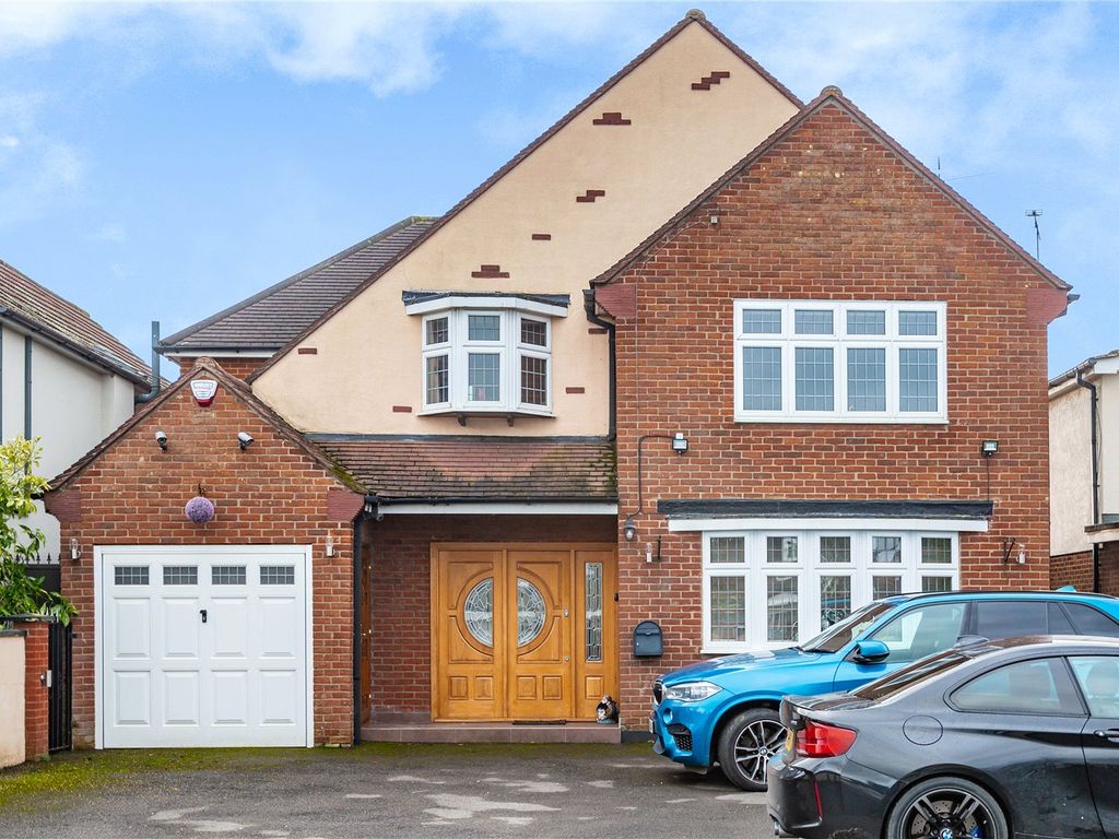 5 bed detached house for sale in Oak Hill Road, Romford RM4, £1,400,000