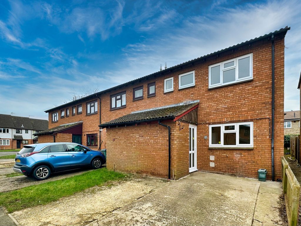 2 bed end terrace house for sale in Old Mill Furlong, Winslow MK18, £300,000