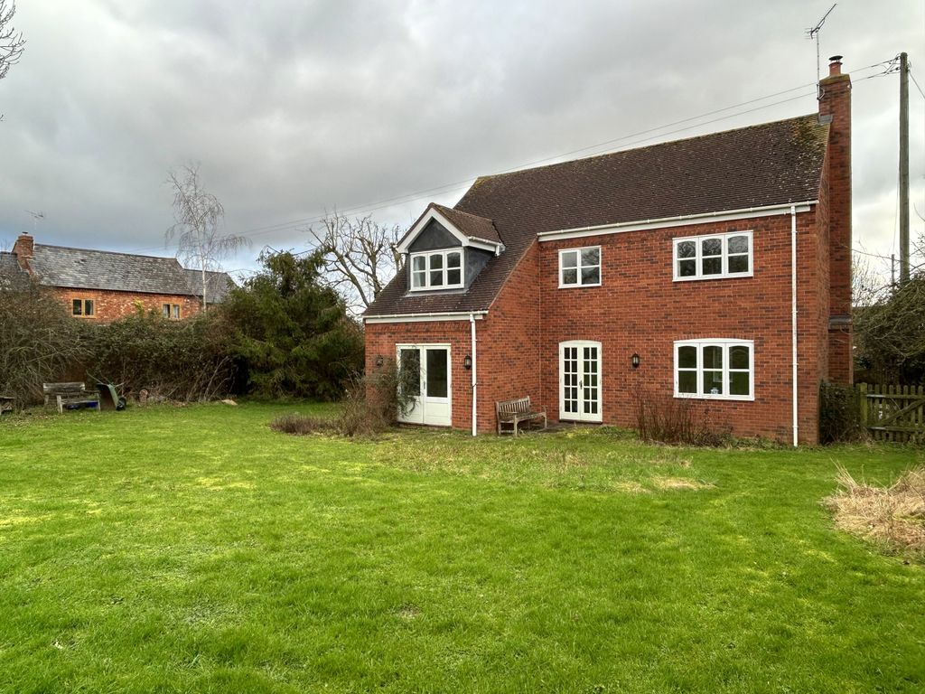 4 bed detached house for sale in Corse Lawn, Gloucester GL19, £650,000