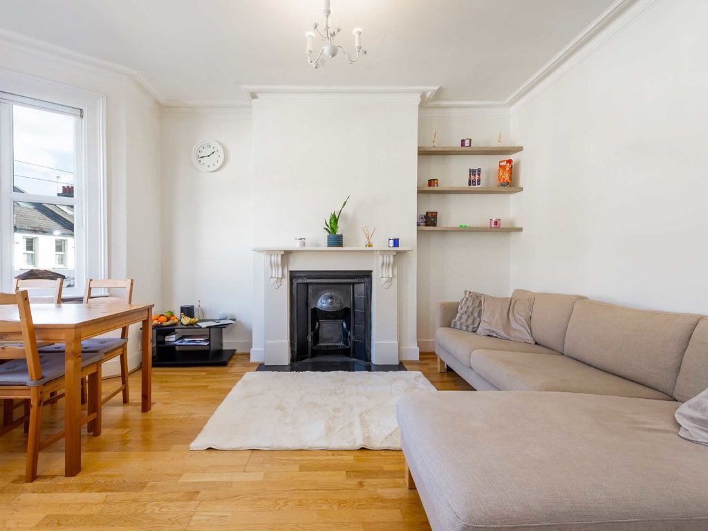 2 bed flat for sale in Ravensworth Road, London NW10, £499,999