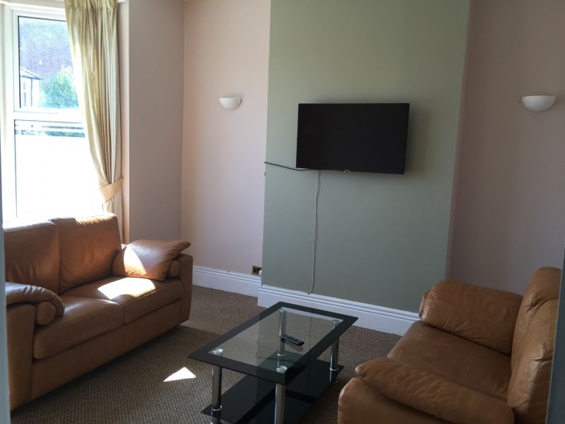 Room to rent in Machon Bank, Sheffield S7, £475 pcm