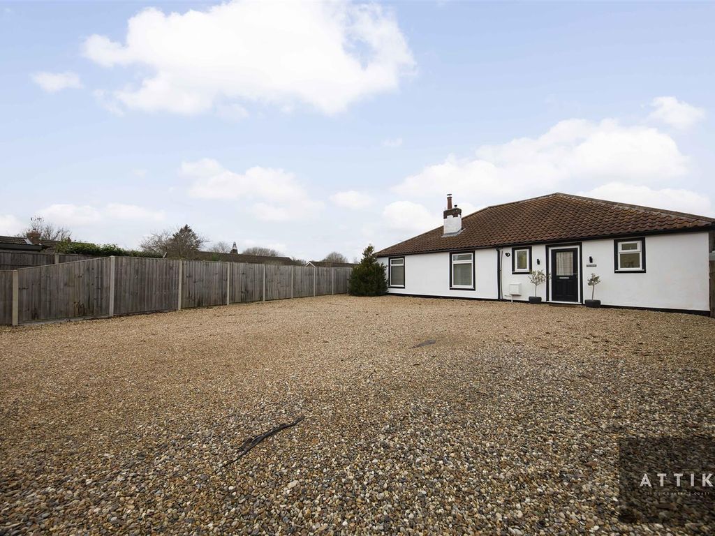 4 bed detached bungalow for sale in Mill Street, Horsham St. Faith, Norwich NR10, £475,000