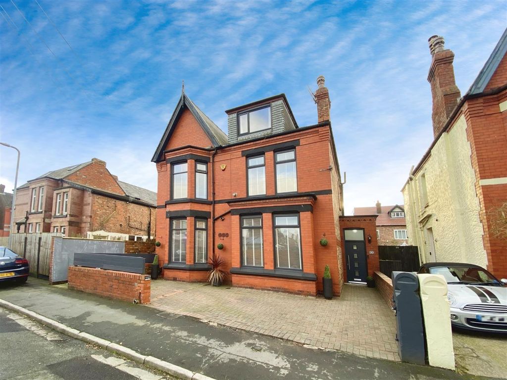 6 bed detached house for sale in Regent Road, Crosby, Liverpool L23, £450,000