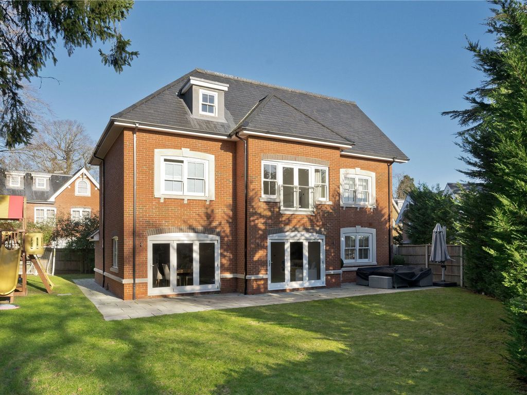 5 bed detached house to rent in Windsor Grey Close, Ascot, Berkshire SL5, £8,000 pcm