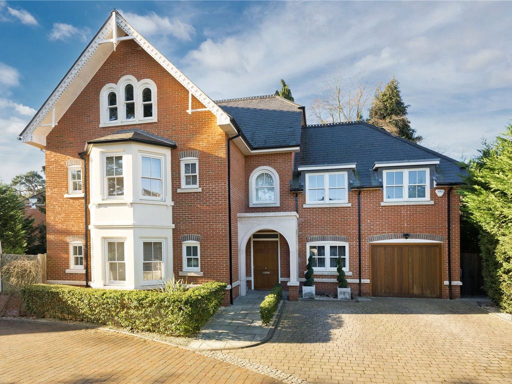 5 bed detached house to rent in Windsor Grey Close, Ascot, Berkshire SL5, £8,000 pcm