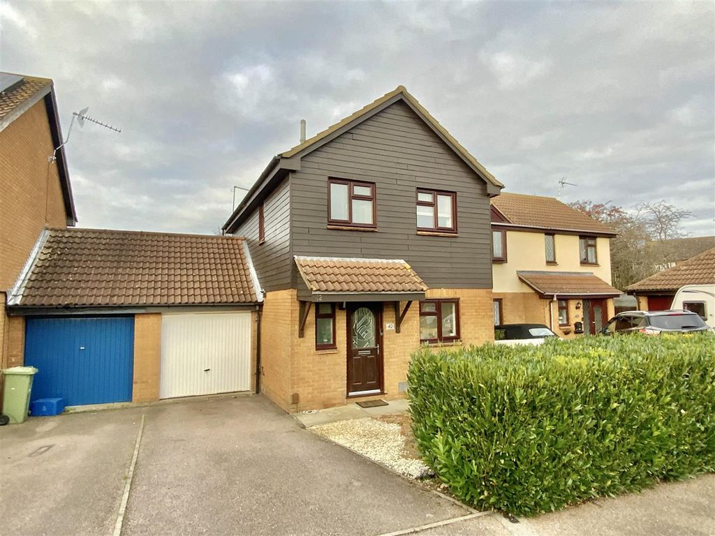 3 bed link-detached house for sale in Ardwell Lane, Greenleys, Milton Keynes MK12, £345,000
