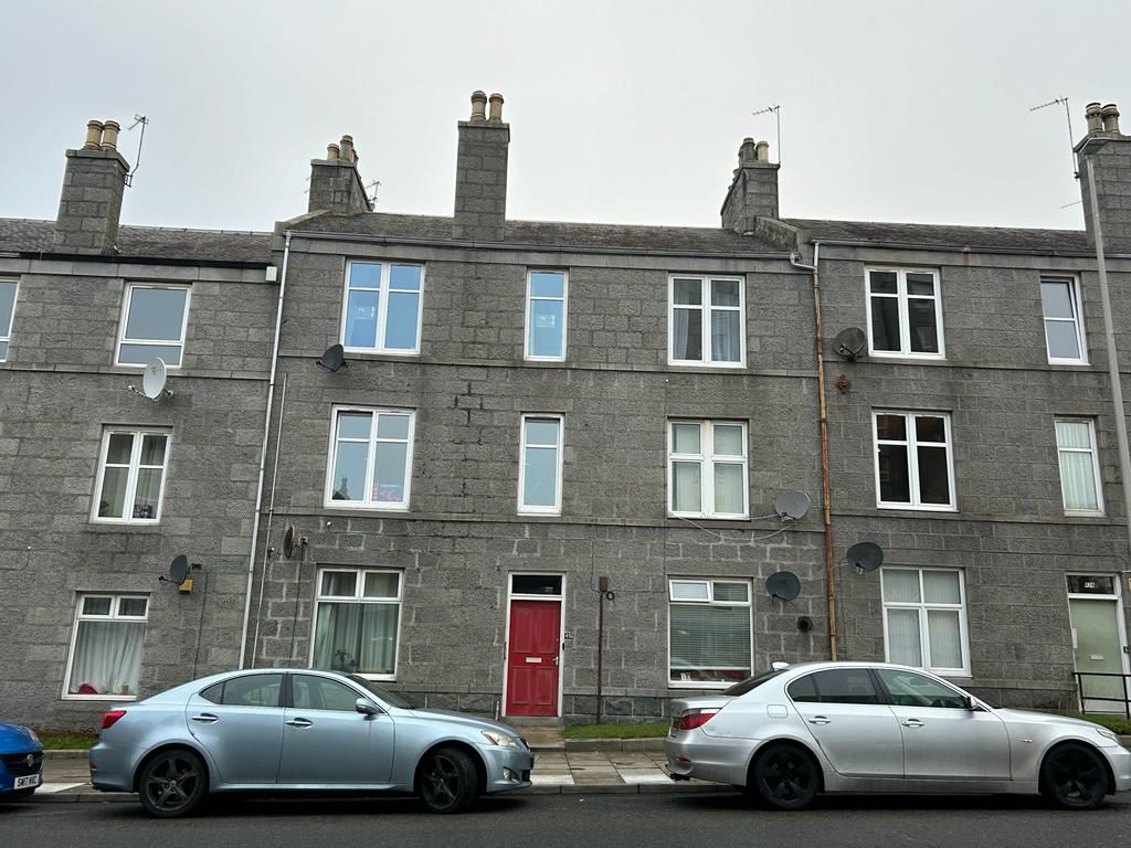 2 bed flat to rent in Holburn Street, City Centre, Aberdeen AB10, £675 pcm
