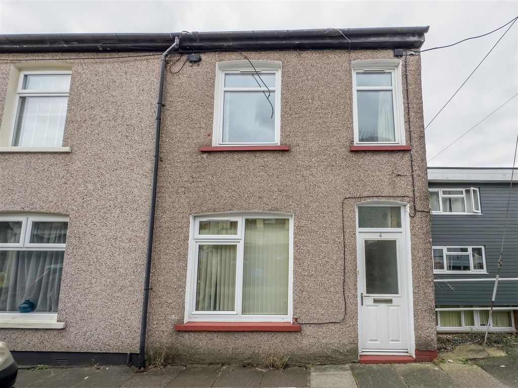 3 bed end terrace house for sale in Crumlin Street, Griffithstown, Pontypool NP4, £120,000