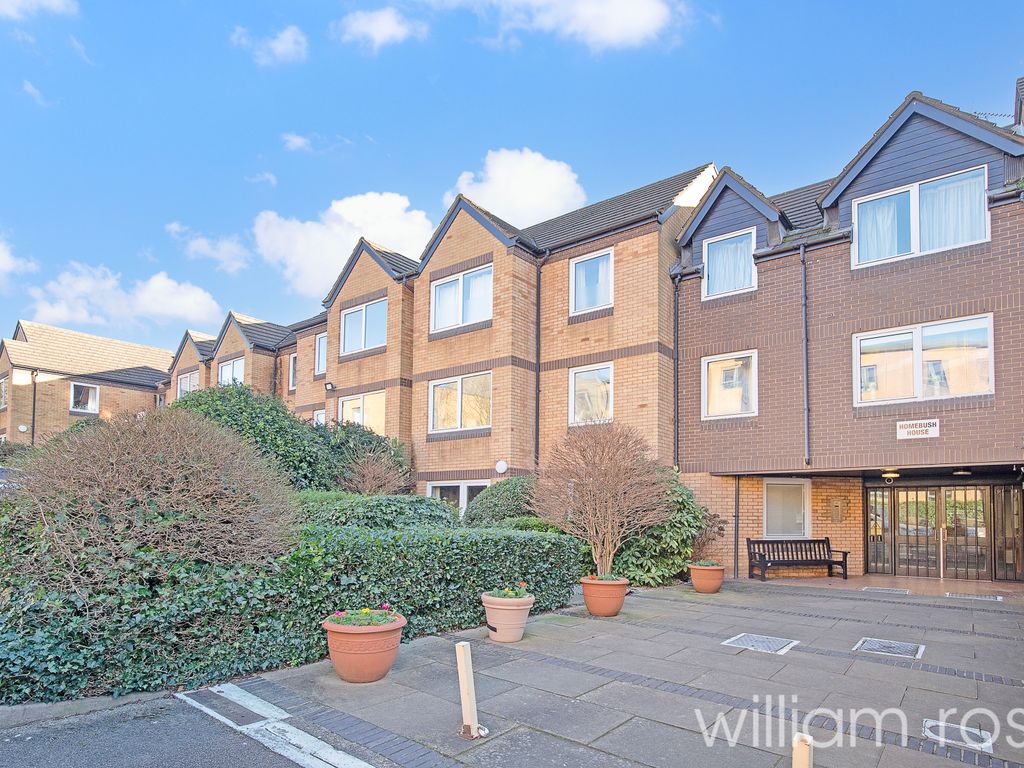 1 bed flat for sale in Kings Head Hill, Chingford, London E4, £120,000