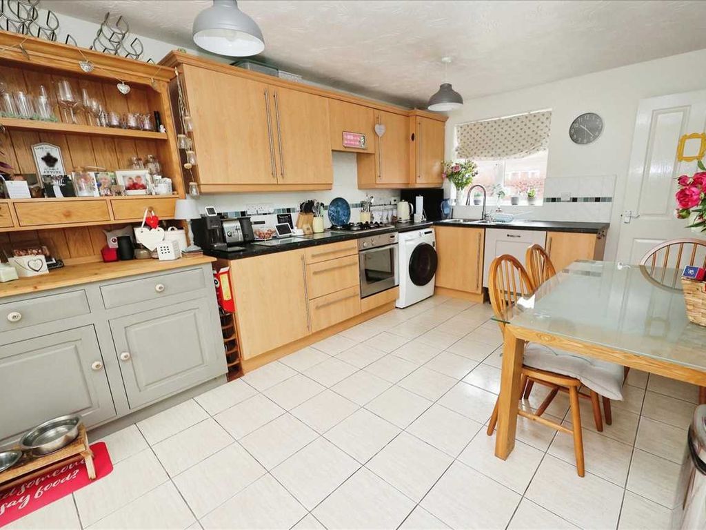 3 bed detached house for sale in Partridge Green, Witham St. Hughs, Lincoln LN6, £234,995