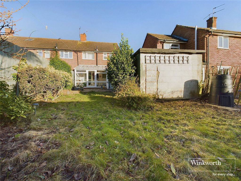 2 bed end terrace house for sale in Ashampstead Road, Reading, Berkshire RG30, £340,000