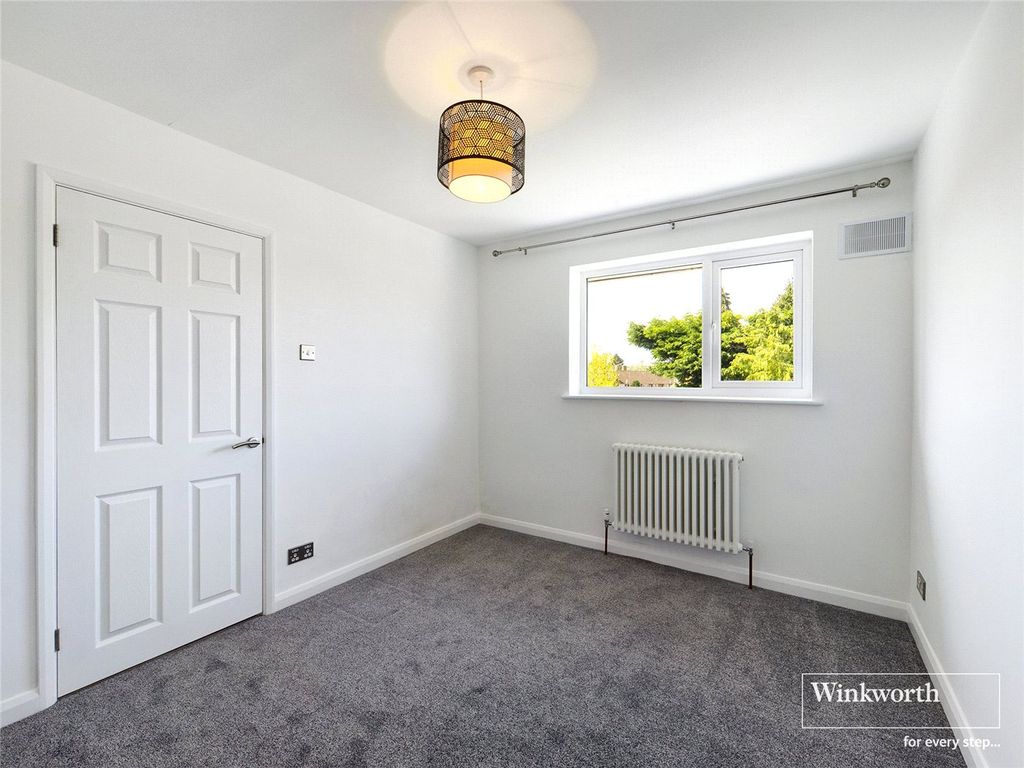 2 bed end terrace house for sale in Ashampstead Road, Reading, Berkshire RG30, £340,000