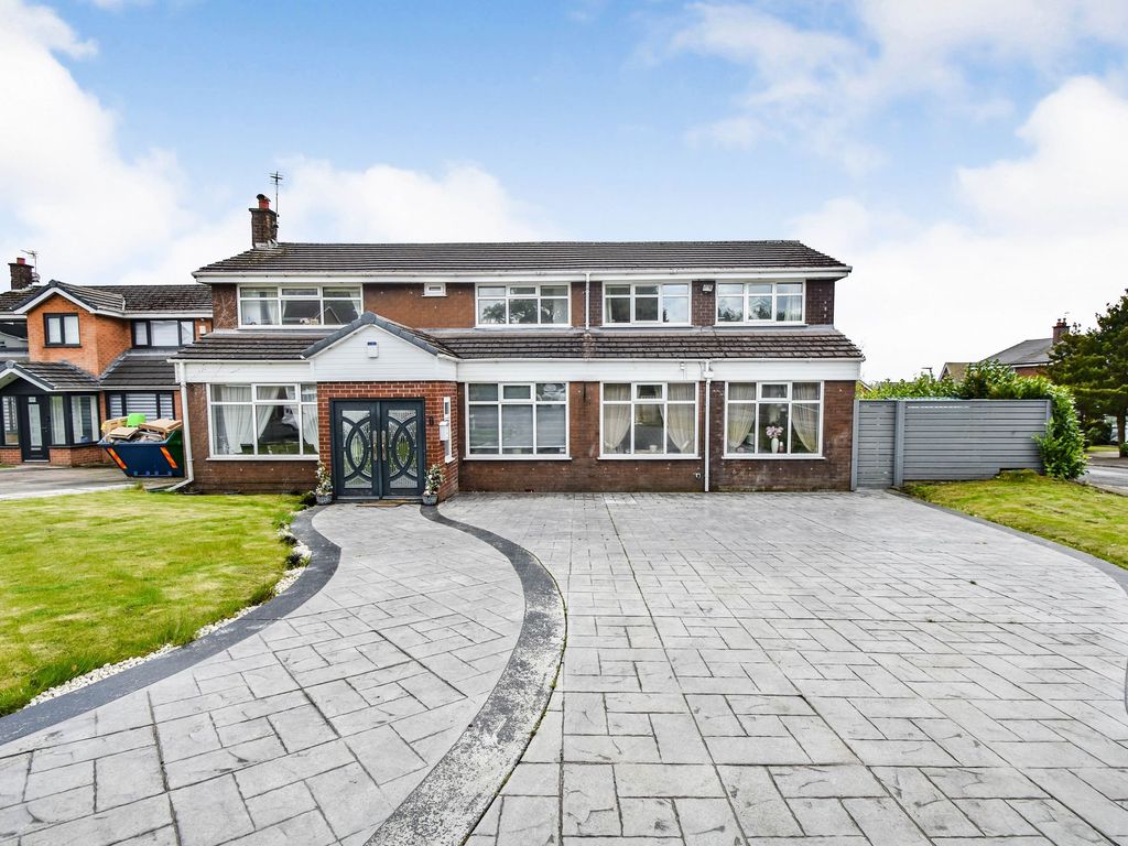 4 bed detached house for sale in Ringley Drive, Whitefield M45, £649,950