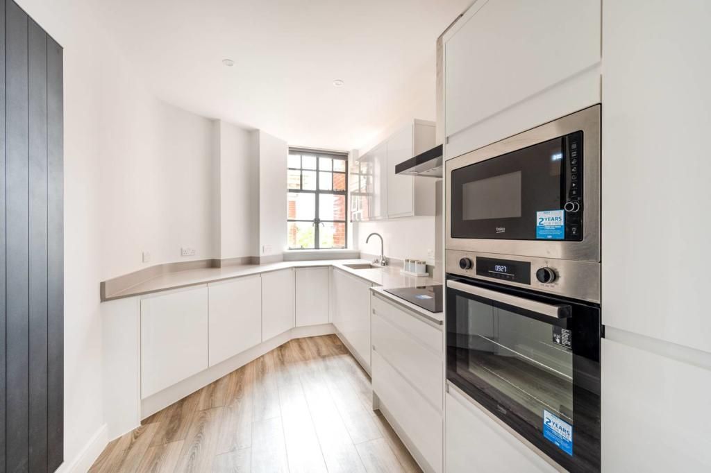 3 bed flat to rent in Maida Vale, London W9, £4,300 pcm