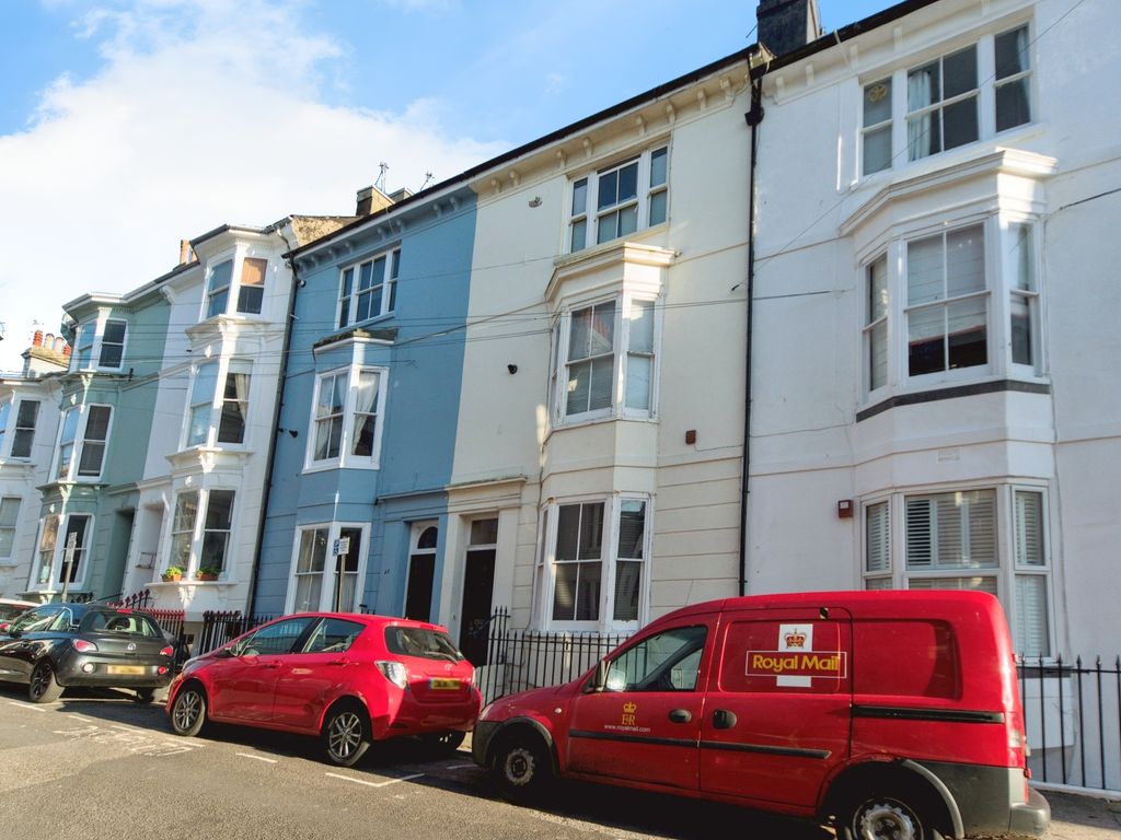 2 bed maisonette for sale in College Road, Brighton, East Sussex BN2, £290,000