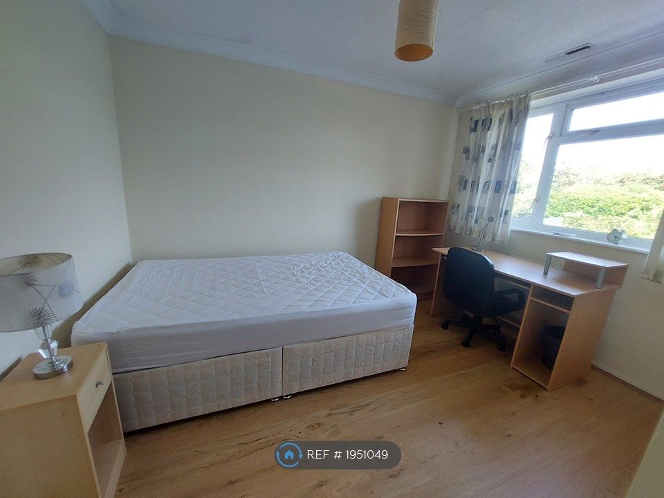 Room to rent in Tangerine Close, Colchester CO4, £395 pcm